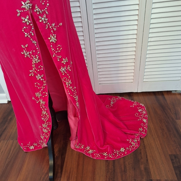 The crown collection pink velvet rhinestone maxi dress sz 4 - Picture 4 of 9